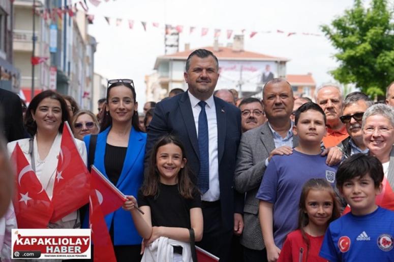 Saray’da çocuklar eğlenceye doydu